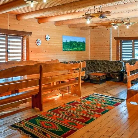 Holiday home Котедж У Федуся